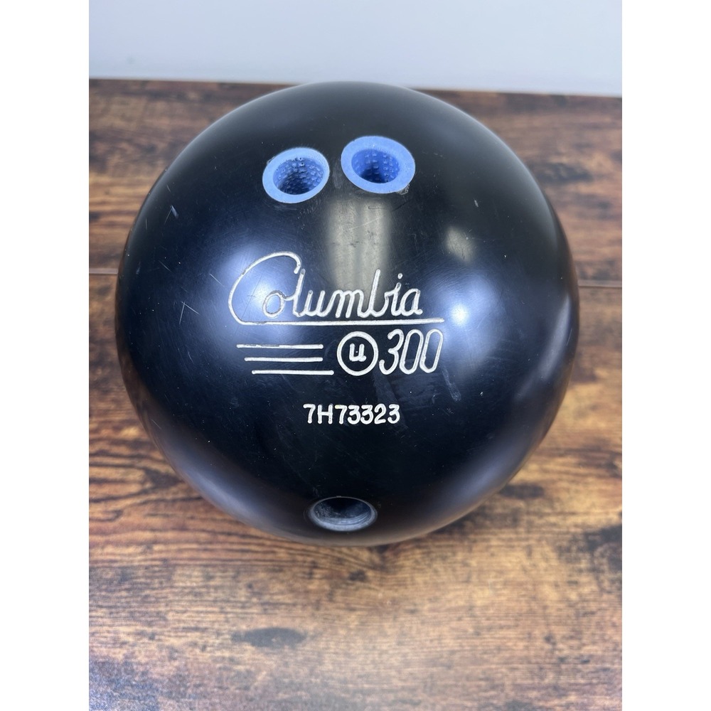 Columbia 300 Black UDot Urethane Used Very Nice 15lb Bowling Ball